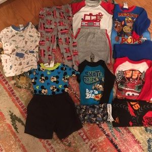 Toddler size 2t pajama lot; 7 pairs